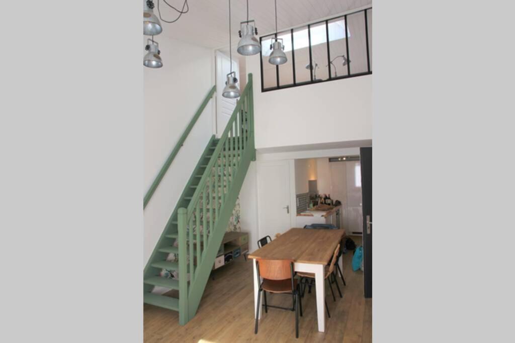Superbe Duplex De 70M2 Avec 2 Chambres En Hyper Centre Au Calme Sur Cour Classe 3 Etoiles Avec Parking En Option Ла-Рошель Экстерьер фото