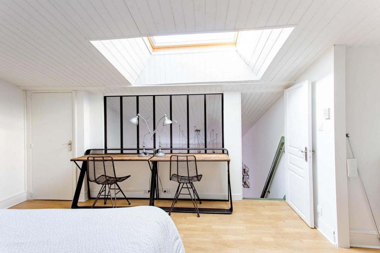 Superbe Duplex De 70M2 Avec 2 Chambres En Hyper Centre Au Calme Sur Cour Classe 3 Etoiles Avec Parking En Option Ла-Рошель Экстерьер фото